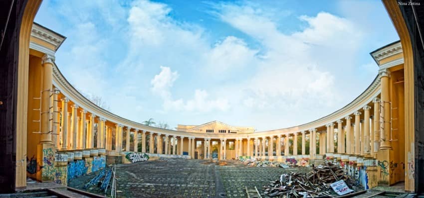 Упадок в Летнем театре