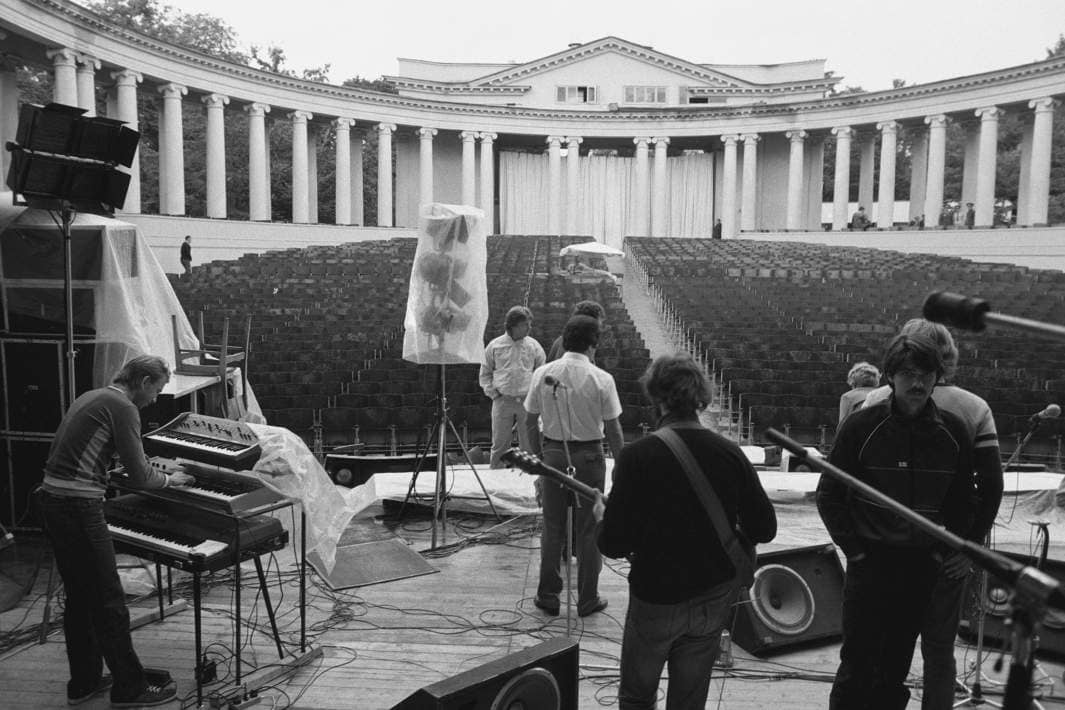 Юрий Антонов